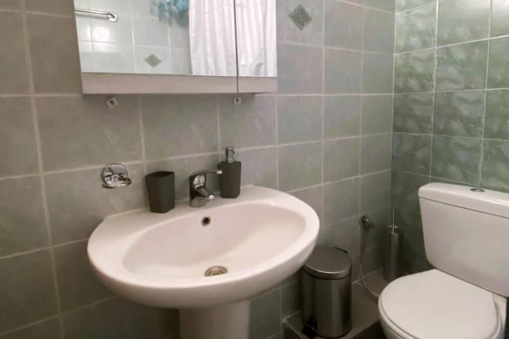 Στη Μαρίνα Της Πόλης, Δίπλα Στο Λιμάνι! Appartement Kalamáta Buitenkant foto