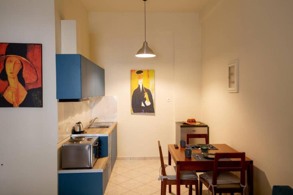 Στη Μαρίνα Της Πόλης, Δίπλα Στο Λιμάνι! Appartement Kalamáta Buitenkant foto