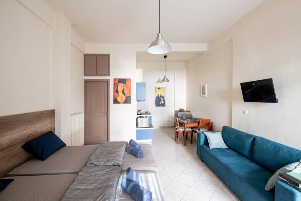 Στη Μαρίνα Της Πόλης, Δίπλα Στο Λιμάνι! Appartement Kalamáta Buitenkant foto