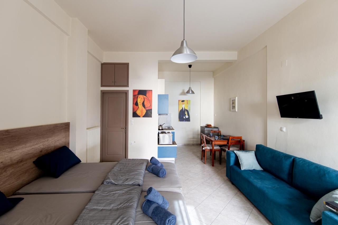 Στη Μαρίνα Της Πόλης, Δίπλα Στο Λιμάνι! Appartement Kalamáta Buitenkant foto